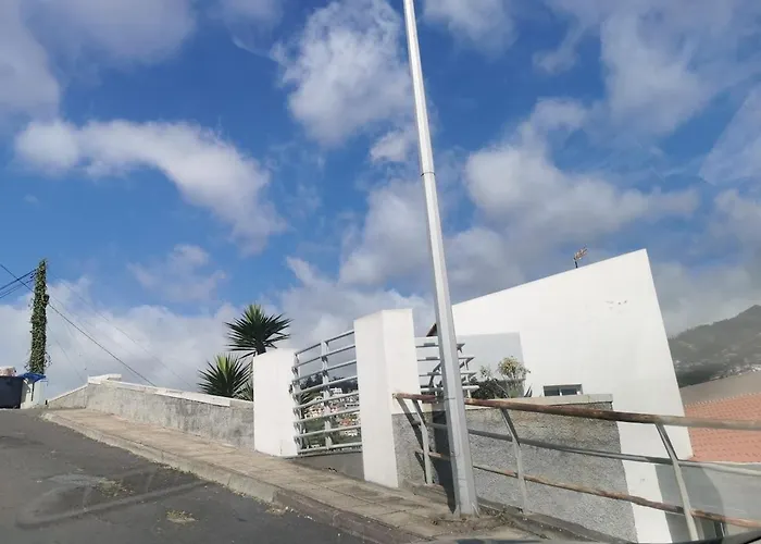 Apartment Pico Barcelos - *