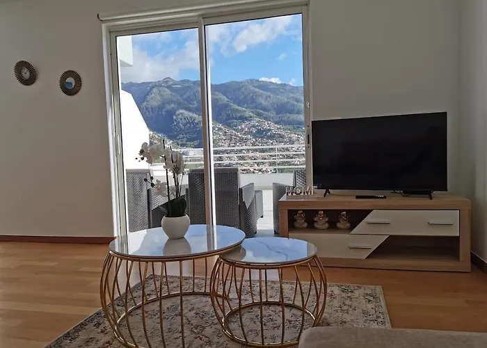 Apartment Pico Barcelos - *